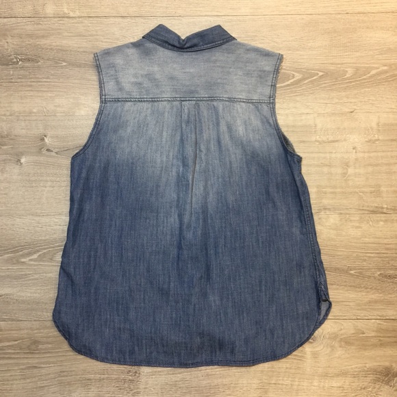 Old Navy Sleeveless Denim Top - Picture 5 of 8